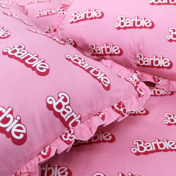 LAST ONE Barbie Ruffle Duvet Cover Set Bed Set w/ Shams Bedding licensed product - Picture 3 of 11